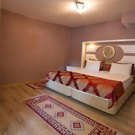 Hotel Queens Land