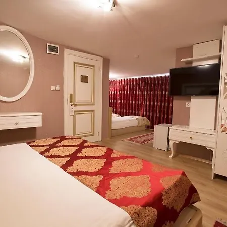 Queens Land Hotel Provincia di Istanbul