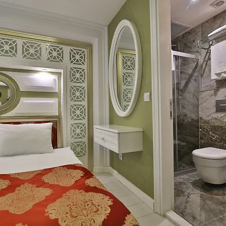 Queens Land Hotel Provincia di Istanbul