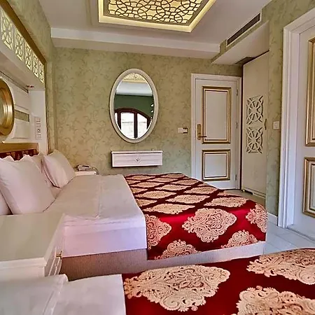 Queens Land Hotell 3*