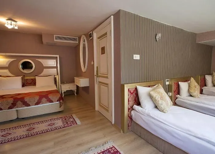 Hotel Queens Land 3*