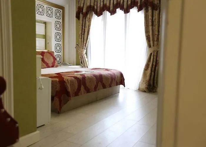 Queens Land Hotel Istanbul